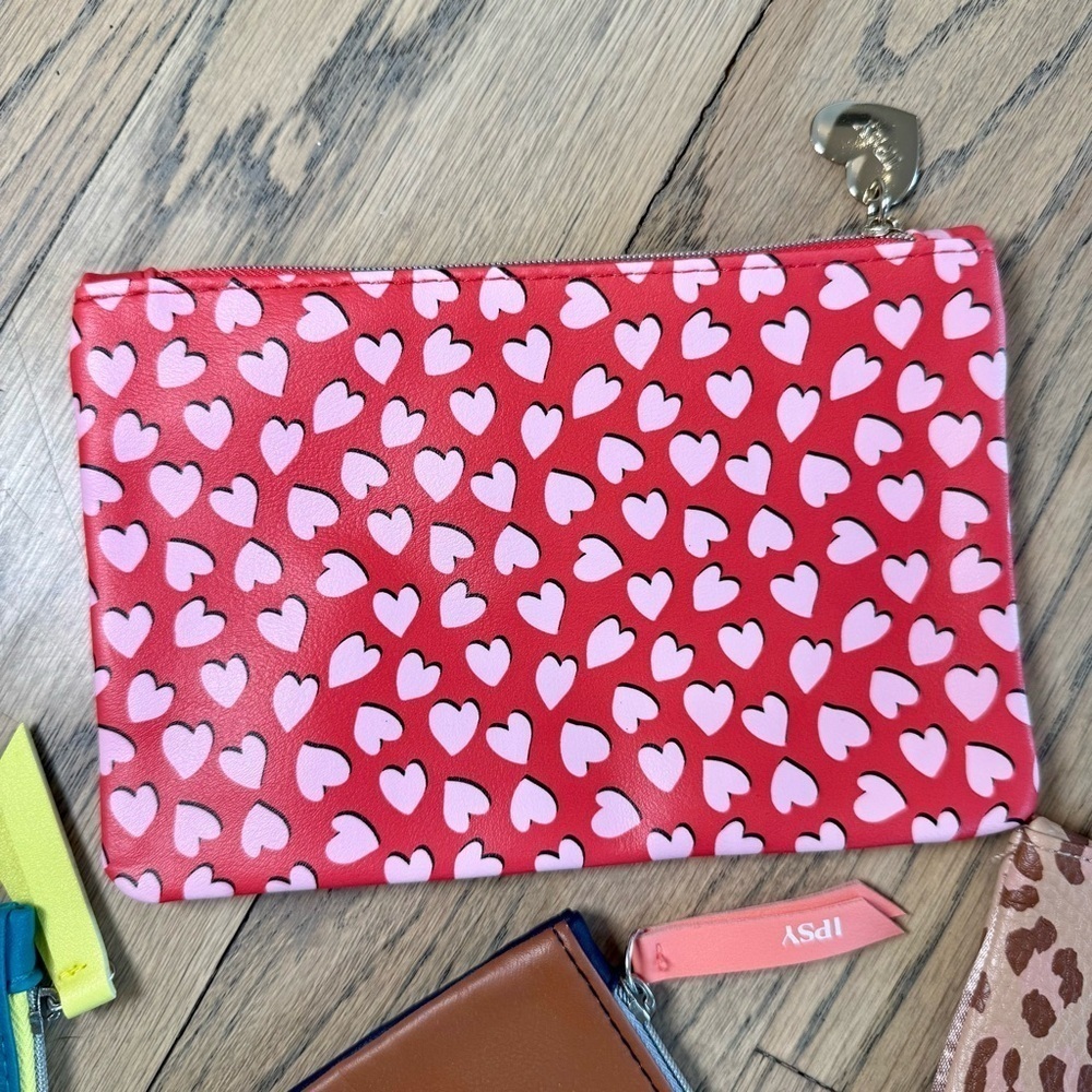 IPSY Set of Four Stylish Studded Geometric Hearted Cheetah Pouches Never Used - Picture 4 of 8